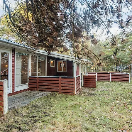 8 Person Holiday In فايرس ستراند